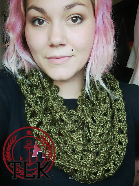 Sharktooth Infinity Scarf