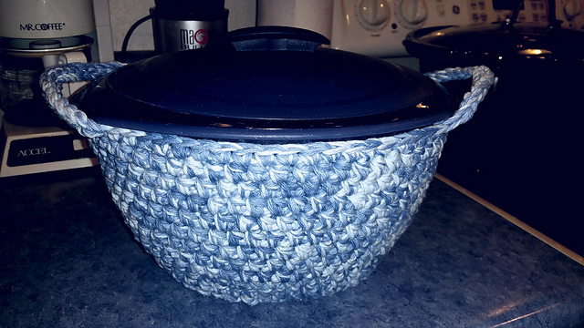 Convenient Casserole Carrier - Round, Oval, Square, and Rectangle