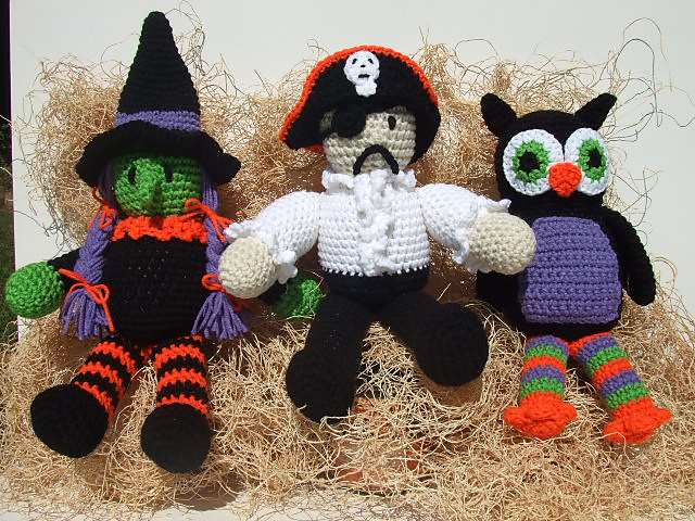 CV110 Halloween Visitors