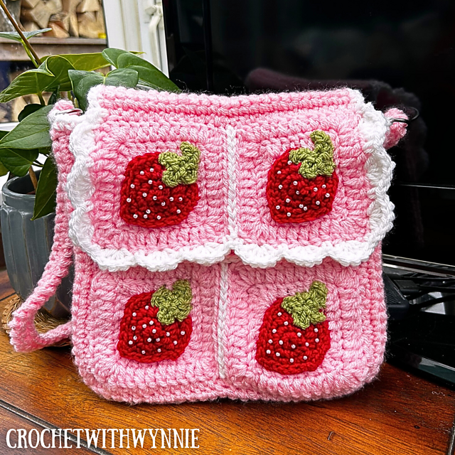 small crochet granny square bag