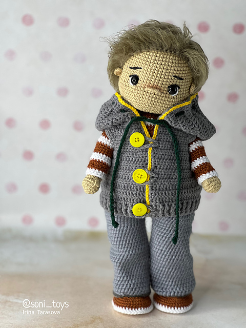 Tomas clothes