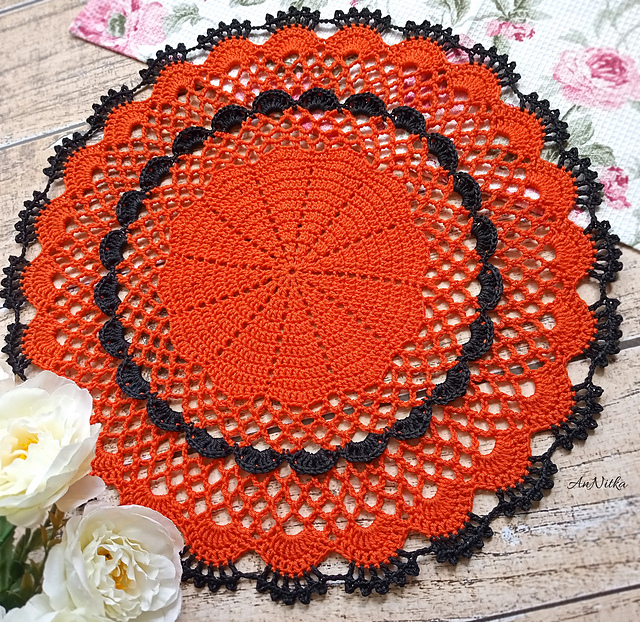 Halloween pumpkin doily