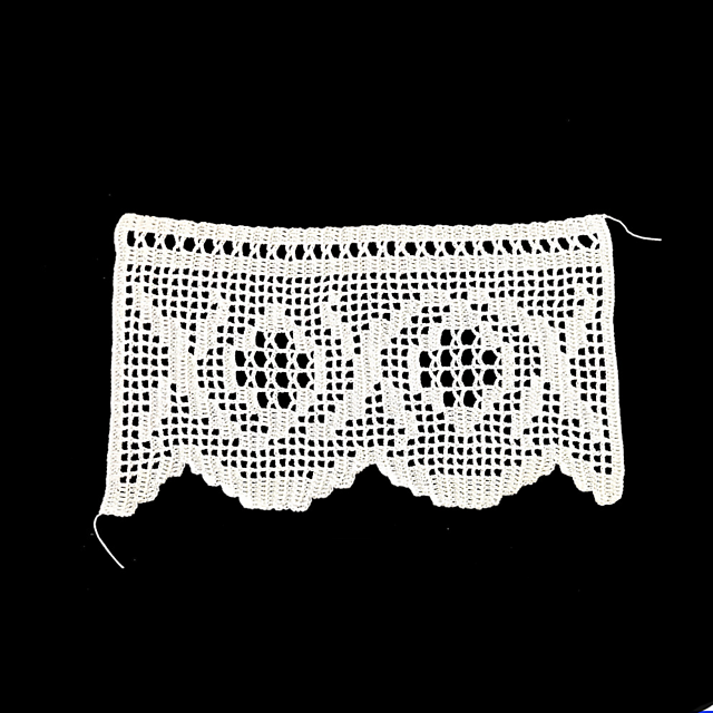 Border with geometric design 4BR