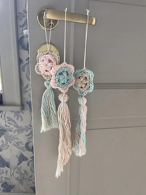 Puffy Easter Medallion
