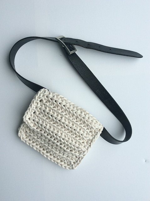 Mini chunky belt bag