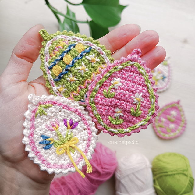 Embroidered Easter Egg Decor