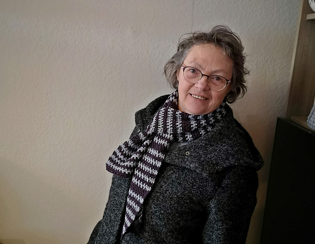 Gehäkelter Schal zweifarbig