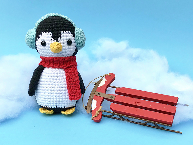 Ravelry: Chilly the Penguin pattern by Jennifer Percival
