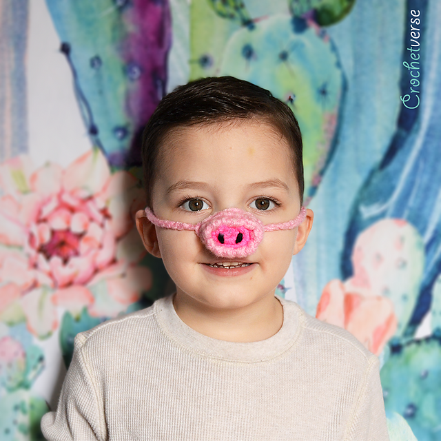 Piggy Pig Nosewarmer