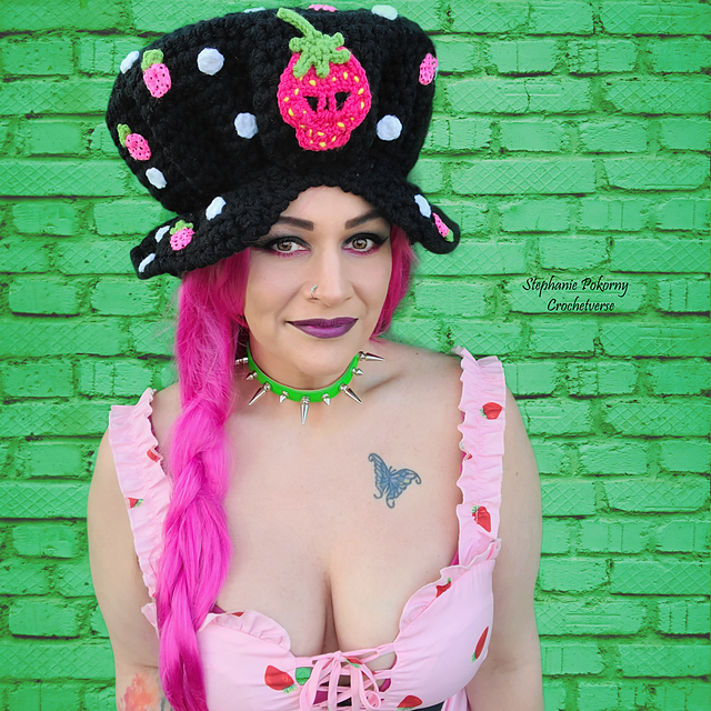 GothBerry Bonnet