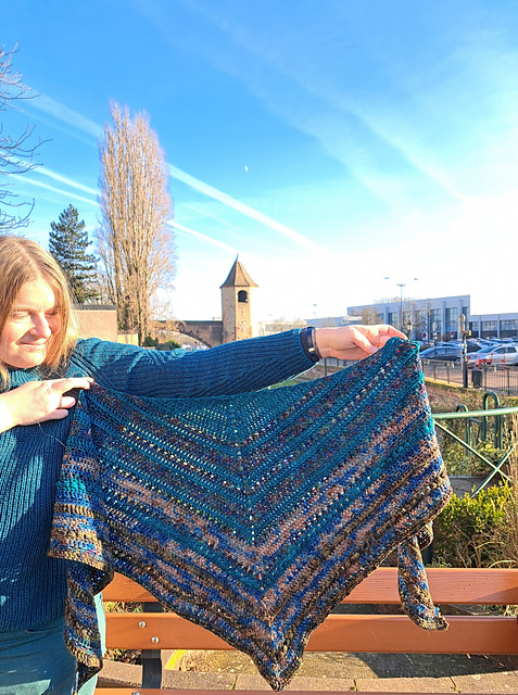 A Hazy Shade Of Winter shawl