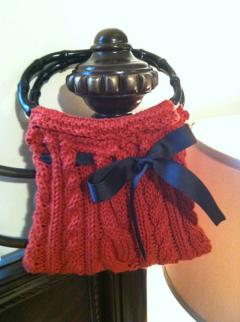 Cable-Knit Purse with Bamboo handles