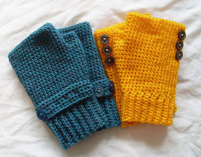 Seamless fingerless gloves