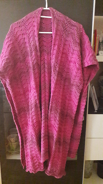 # 07 Poncho im Pfauenmuster