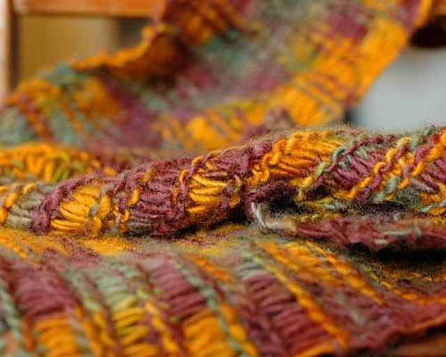 Dropped Yarnover Scarf