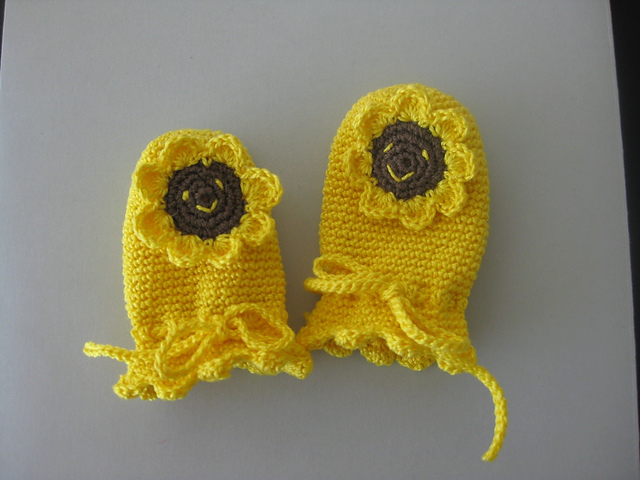 Cute Baby Sun Flower Mittens