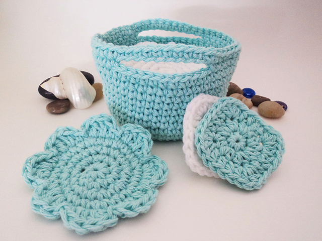 Facial Scrubbers & Makeup Removers