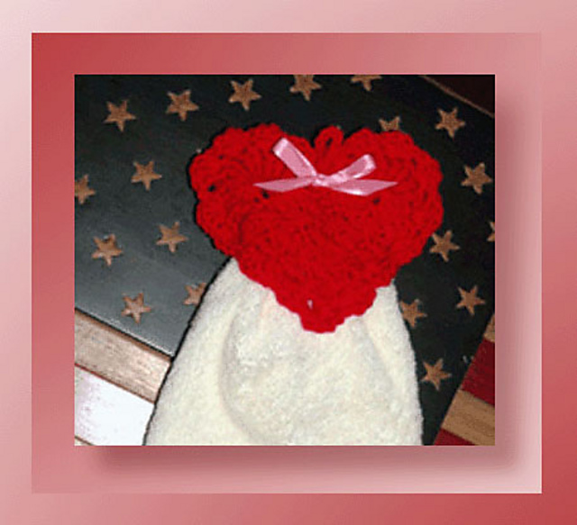 Textured Heart Towel Topper