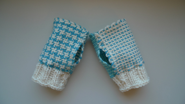 Zoom Loom Fingerless Handwarmers