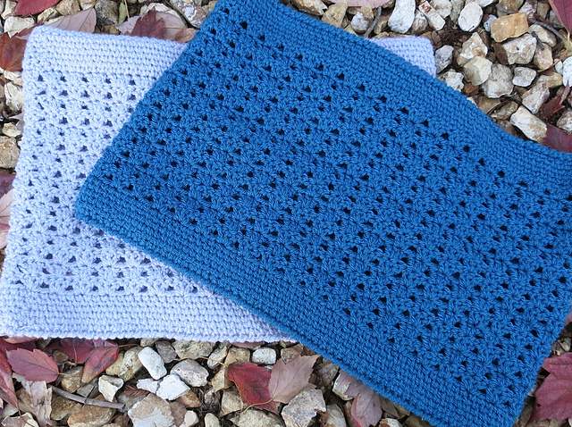 Ravelry: Shell Stitch Cowl pattern by Lynne Samaan