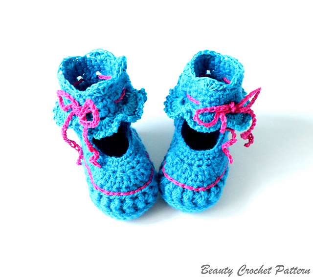 Baby Booties with Bow