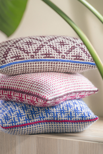 Labyrinth Cushion