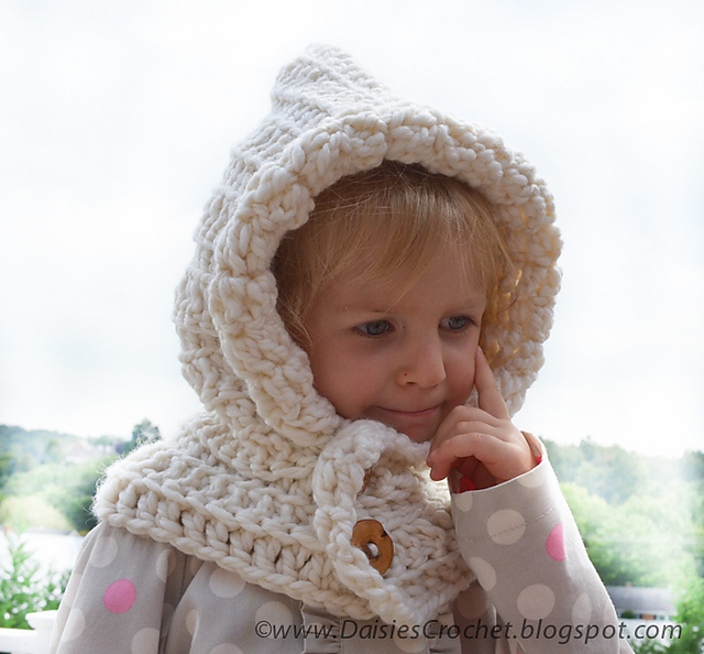 SNOWY HOODED SCARF