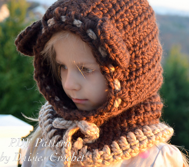 Beriane hooded cowl