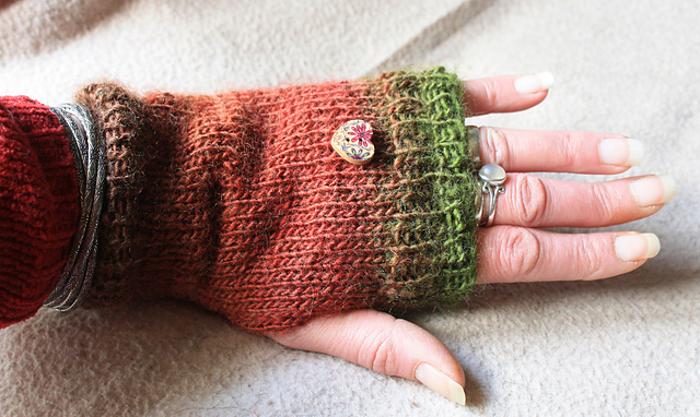 Simple snug fingerless gloves