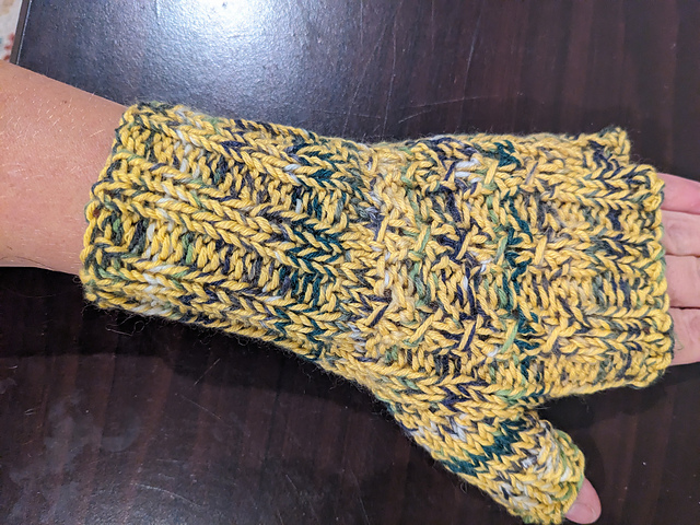 Charm mittens