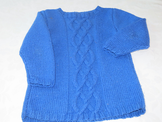 # 42 Pullover mit Zopf