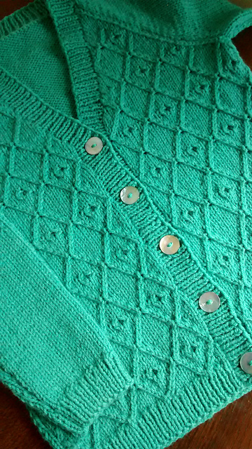 Girl's V and round-neck cardies