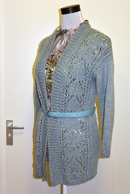 # 19 Jacke mit Ajourblende