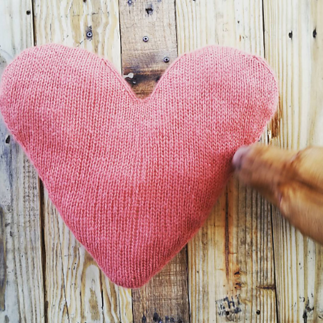 KnitLove Pillow