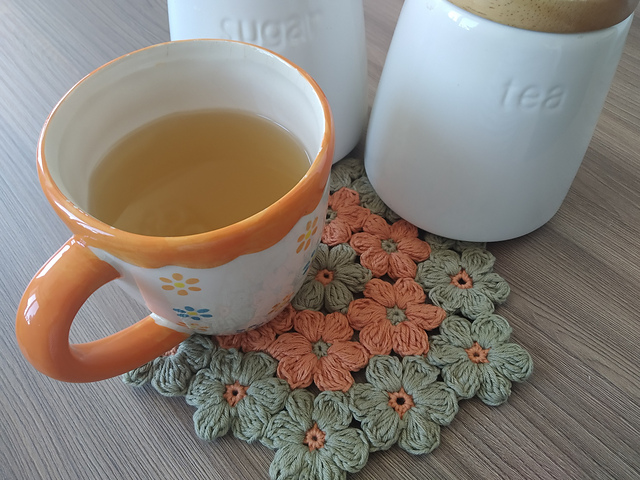 Puff Flower Hotpad