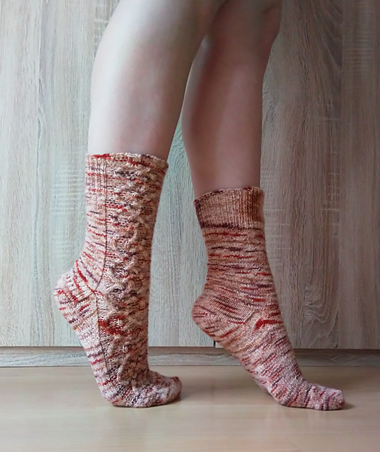 Cable Side Socks