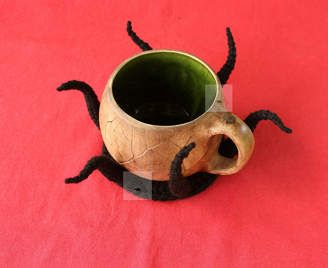 3D eyed tentacles Mug Rug
