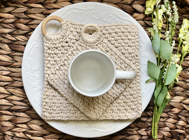 Trendy Trivet Set