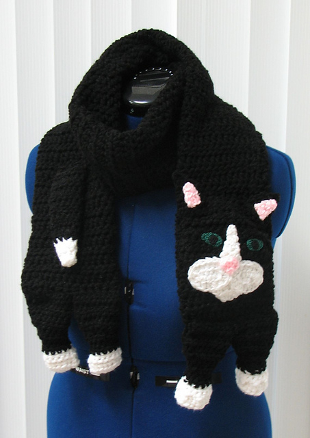 Ravelry: Black Cat Scarf pattern by Donna Collinsworth