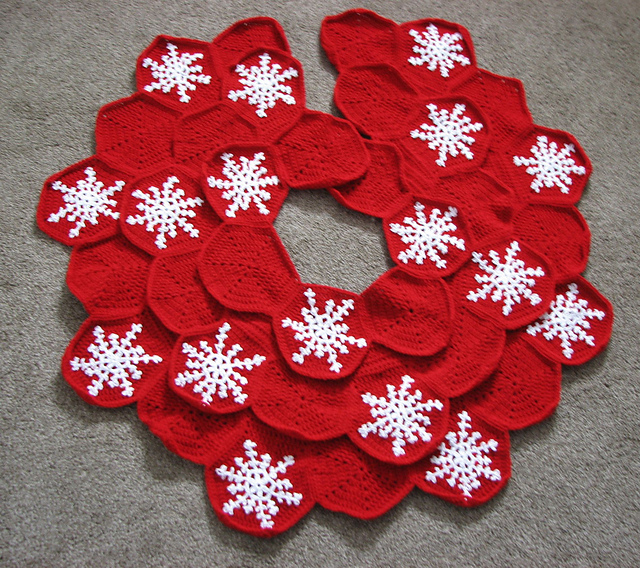 Snowflake Tree Skirt