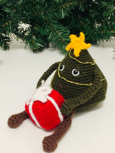 Chris the Christmas tree amigurumi