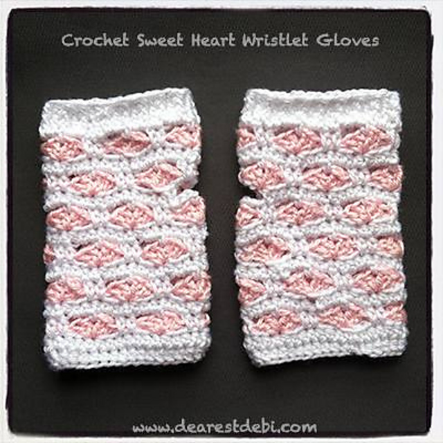 Sweet Hearts Wristlet Gloves