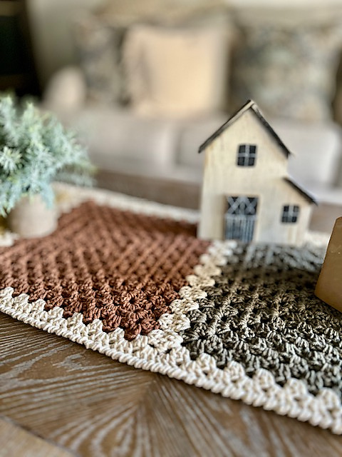 Vintage Chic Table Runner