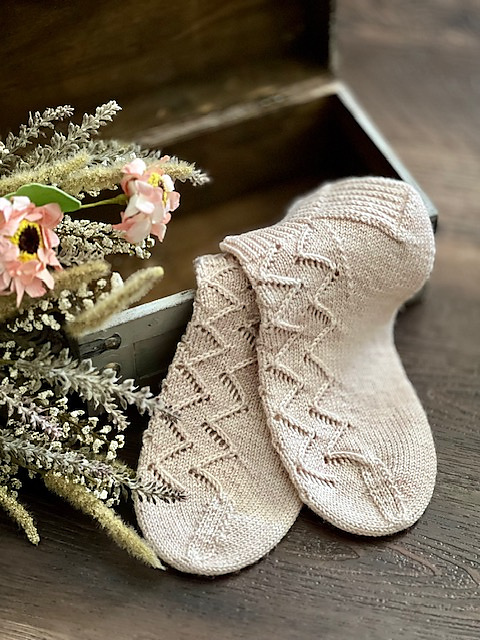 Zig Zag To Fall Socks