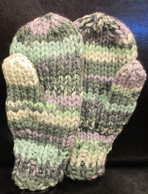 Superbulky Ladies Mittens on Four Needles