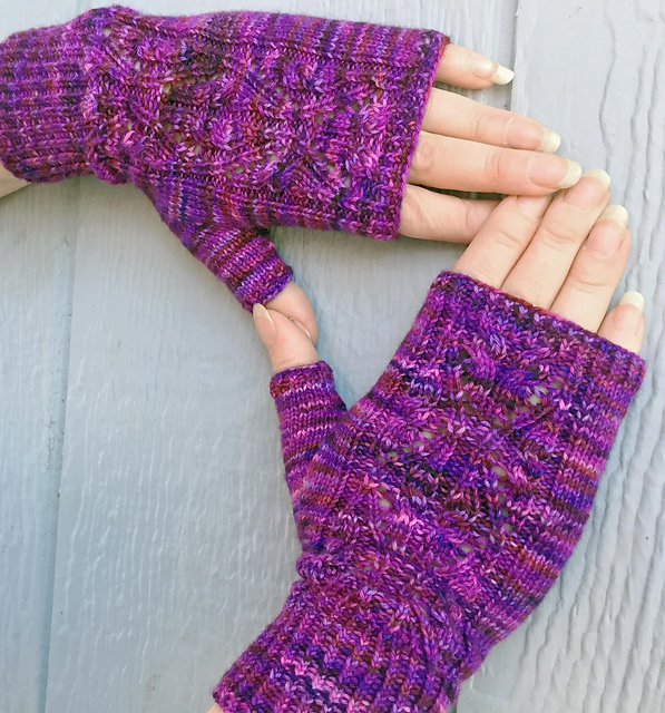 Whimsy Mitts or Mittens
