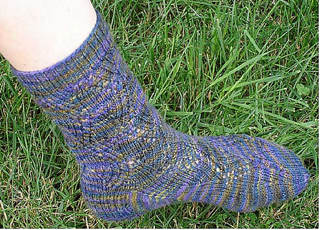 Ravelry: Tumbling Triangles Socks pattern by Debbie O'Neill