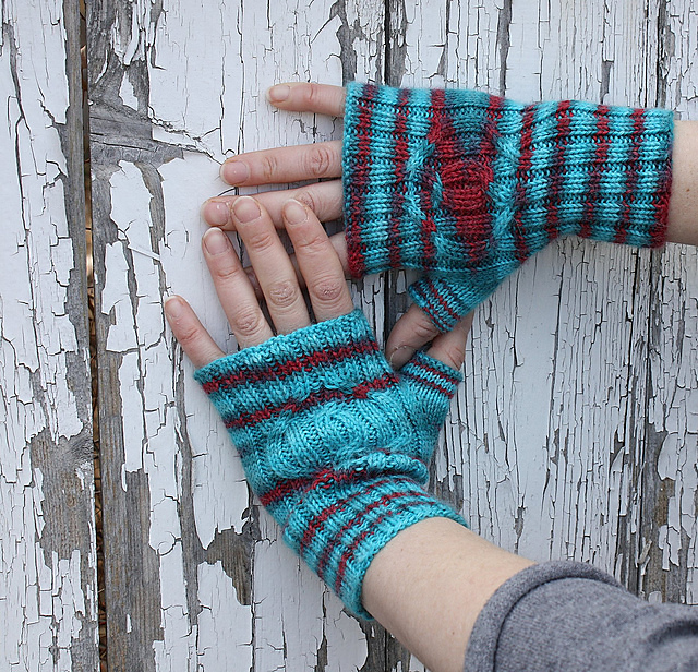 Trickle Down Mitts