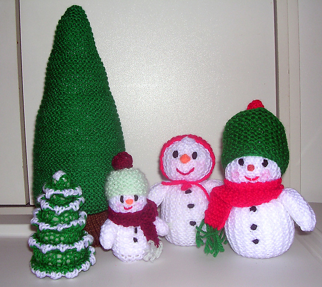 A Merry Christmas: The Snow Family