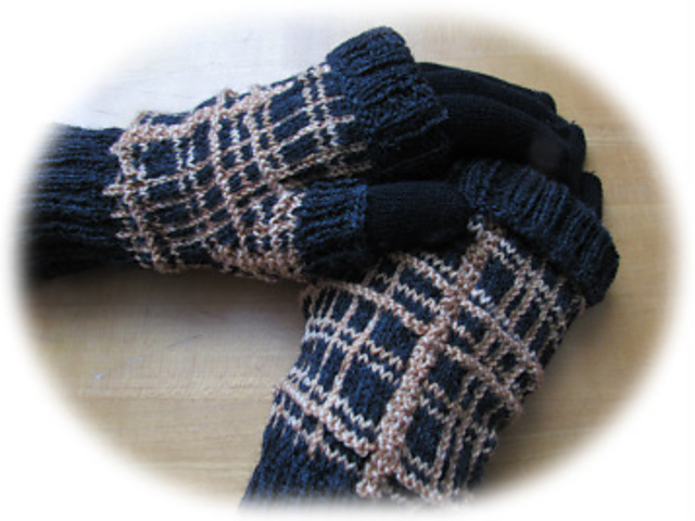 EDGE of NIGHT MITTS
